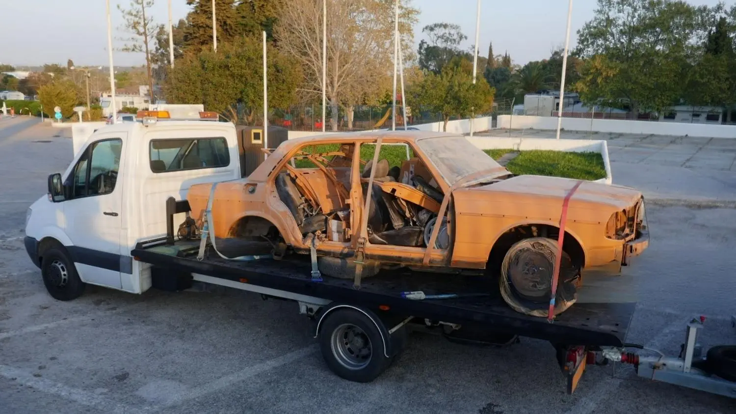 Get an instant cash offer for car removal in Hamilton
